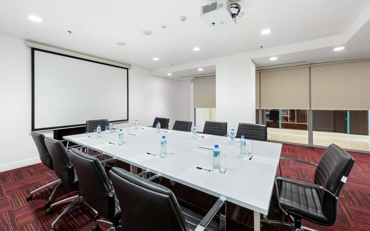 Premier Inn Doha Airport Екстериор снимка